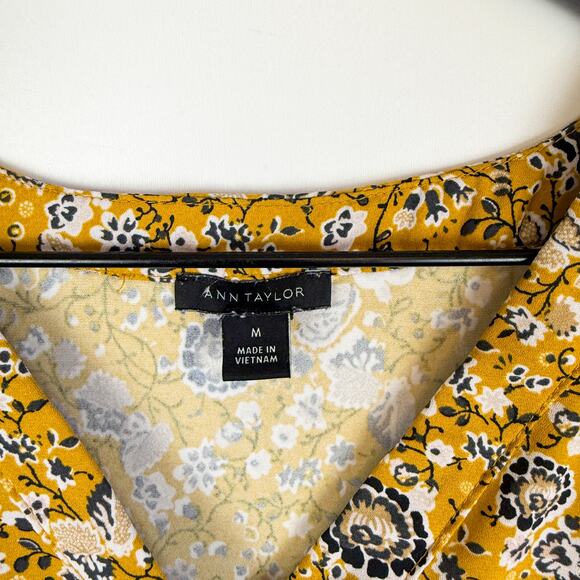 Ann Taylor Yellow Floral VNeck Blouse Top Stretchy Polyester - Size M - Picture 3 of 10